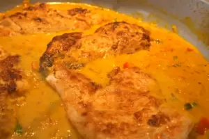Healthy Low Carb Dinner with Curry Chicken